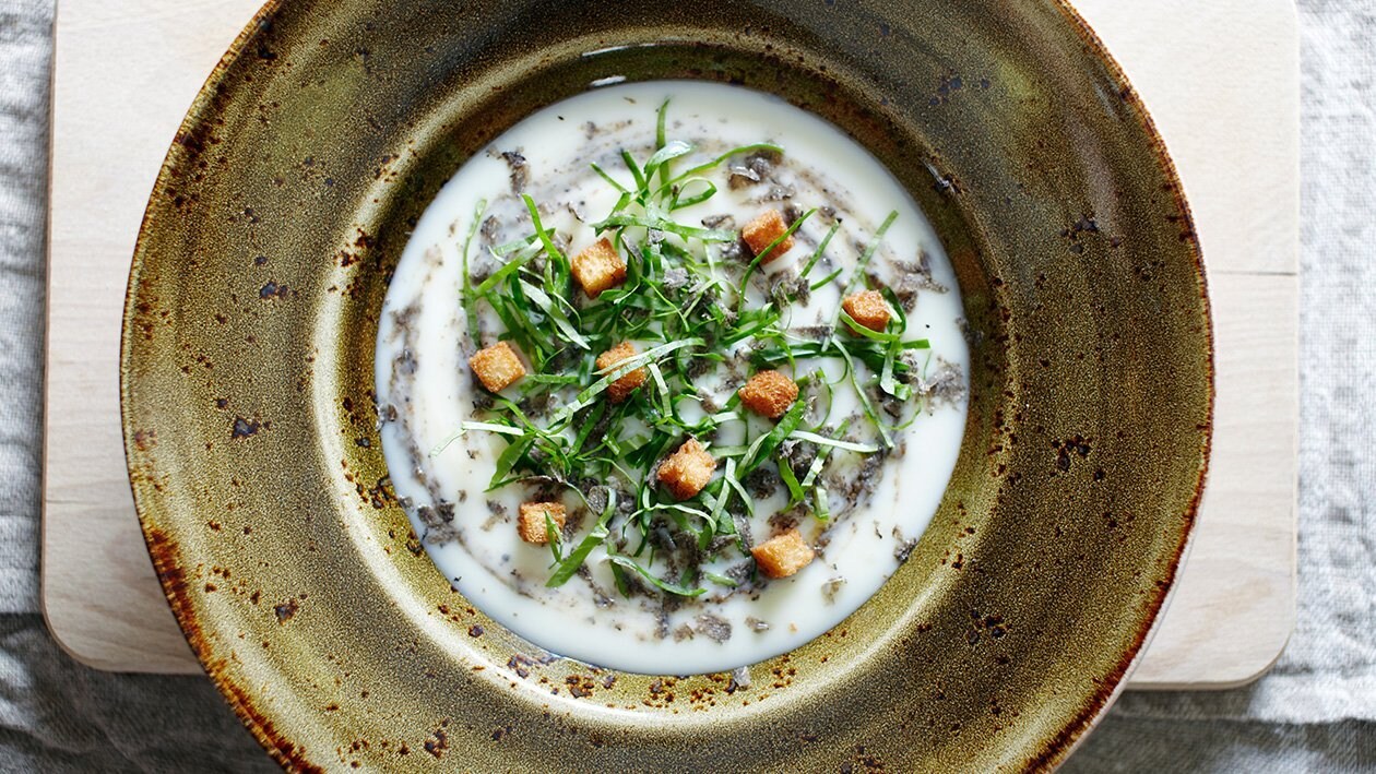 Vegetariánsky krém z rustikálnej zeleniny s nádychom hľuzoviek a krutónov – - Recept Vegetariánsky krém z rustikálnej zeleniny s nádychom hľuzoviek a krutónov – - Recept