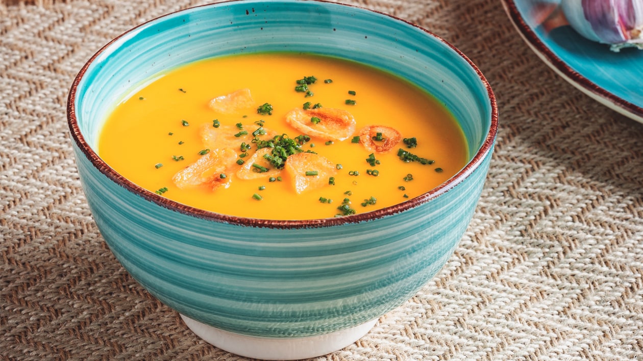 KRÉM Z KOREŇOVEJ ZELENINY S PEČENÝM CESNAKOM – - Recept