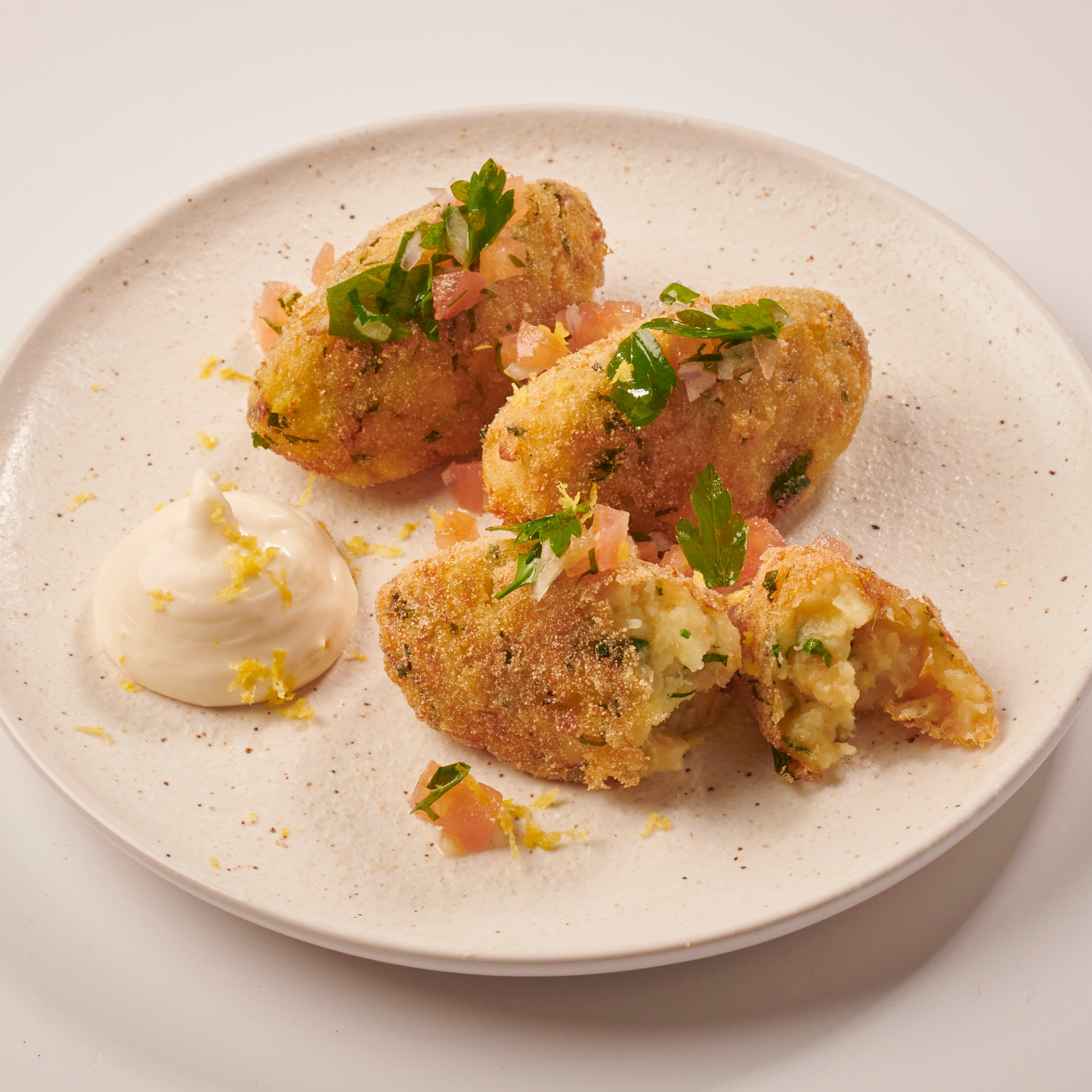 Pateis de Bacalhau – krokety so slanou treskou a citrónovou majonézou