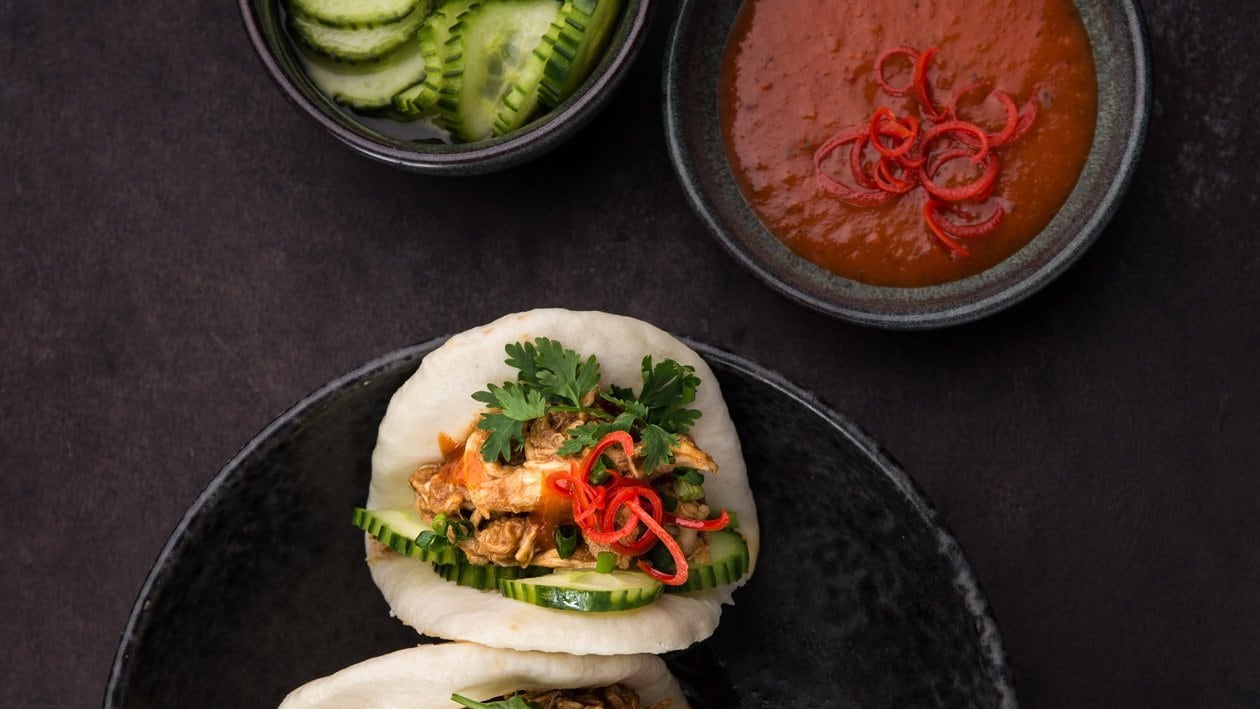 Nadýchaný bao plnený trhaným kuracím mäsom | Recept – - Recept
