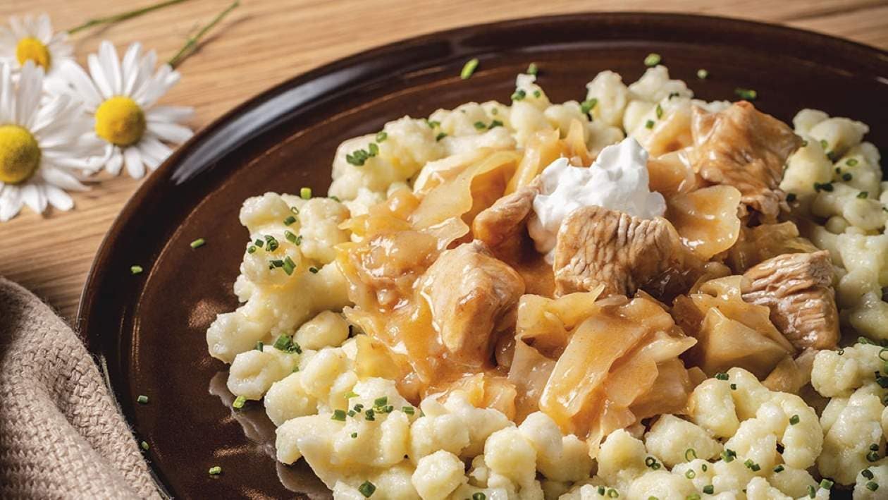 Pastiersky perkelt z morčacieho mäsa s haluškami – - Recept