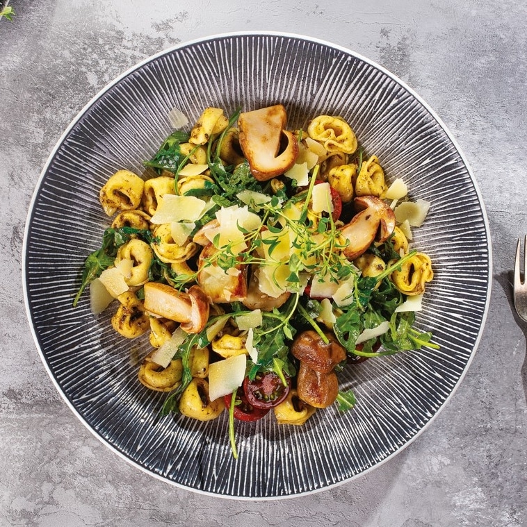 Syrové tortellini s hľuzovkovým maslom a hríbikmi