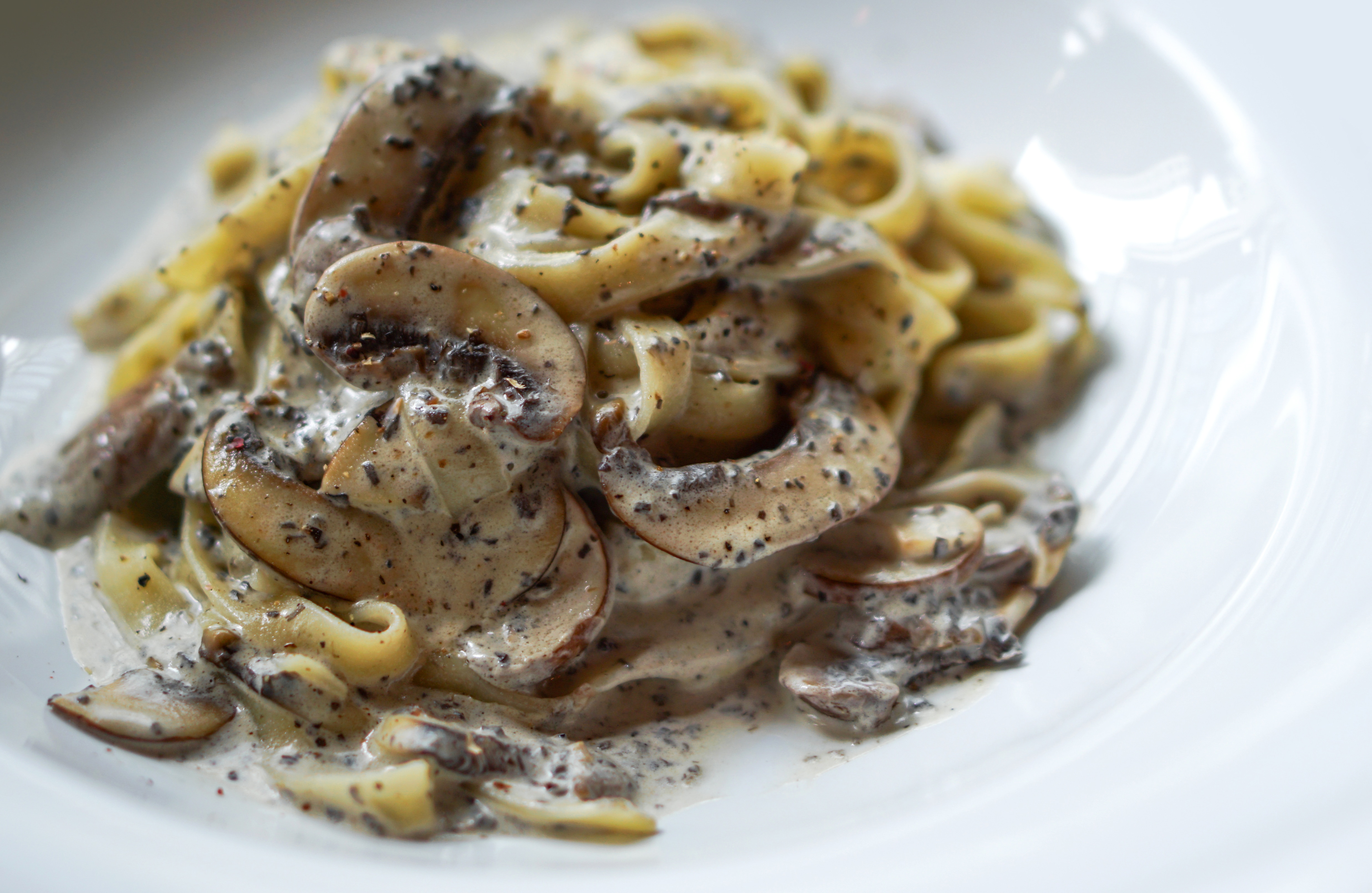 Tagliatelle s hubami a kuracím mäsom – - Recept
