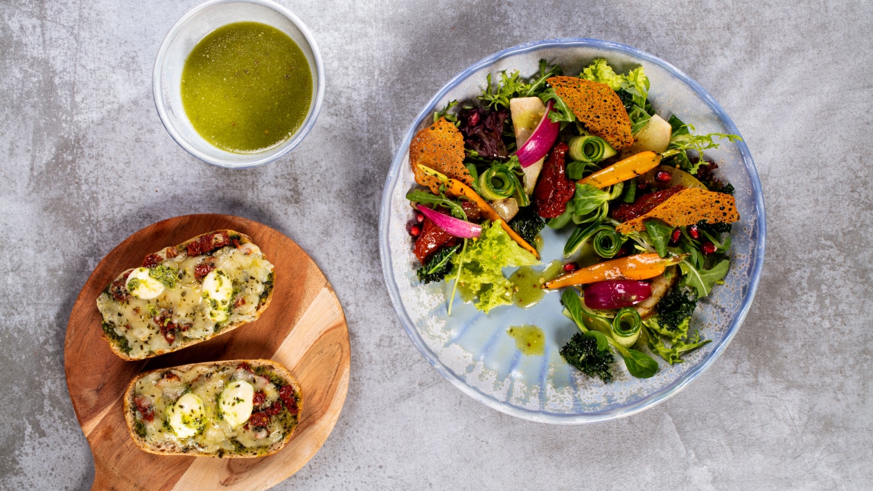 Vegánsky šalát so zeleným pesto-vinaigrette dresinkom – - Recept Vegánsky šalát so zeleným pesto-vinaigrette dresinkom – - Recept