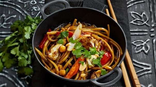 Zeleninový wok s cestovinami – - Recept