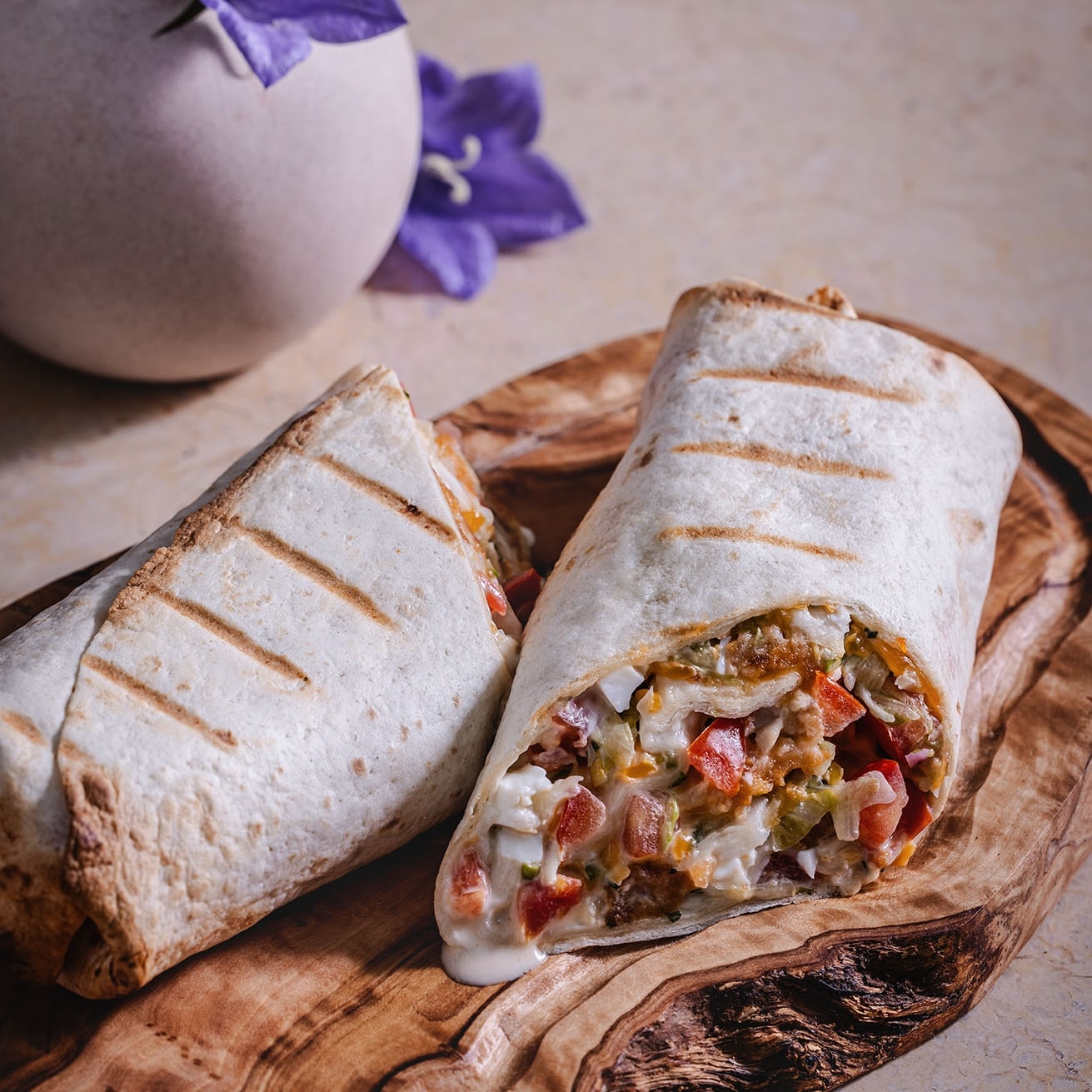 Tortilla plnená zeleninou a rybími prstami