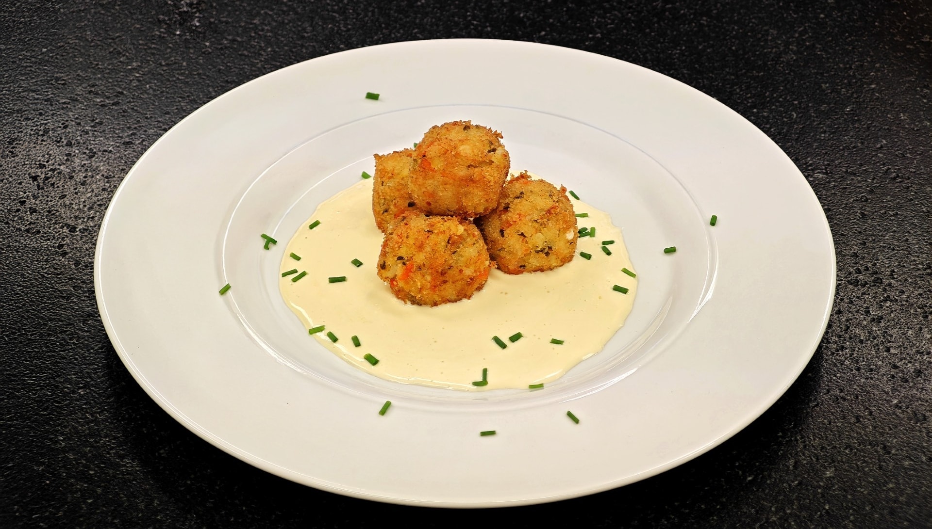 Kapor so zemiakovým šalátom – - Recept