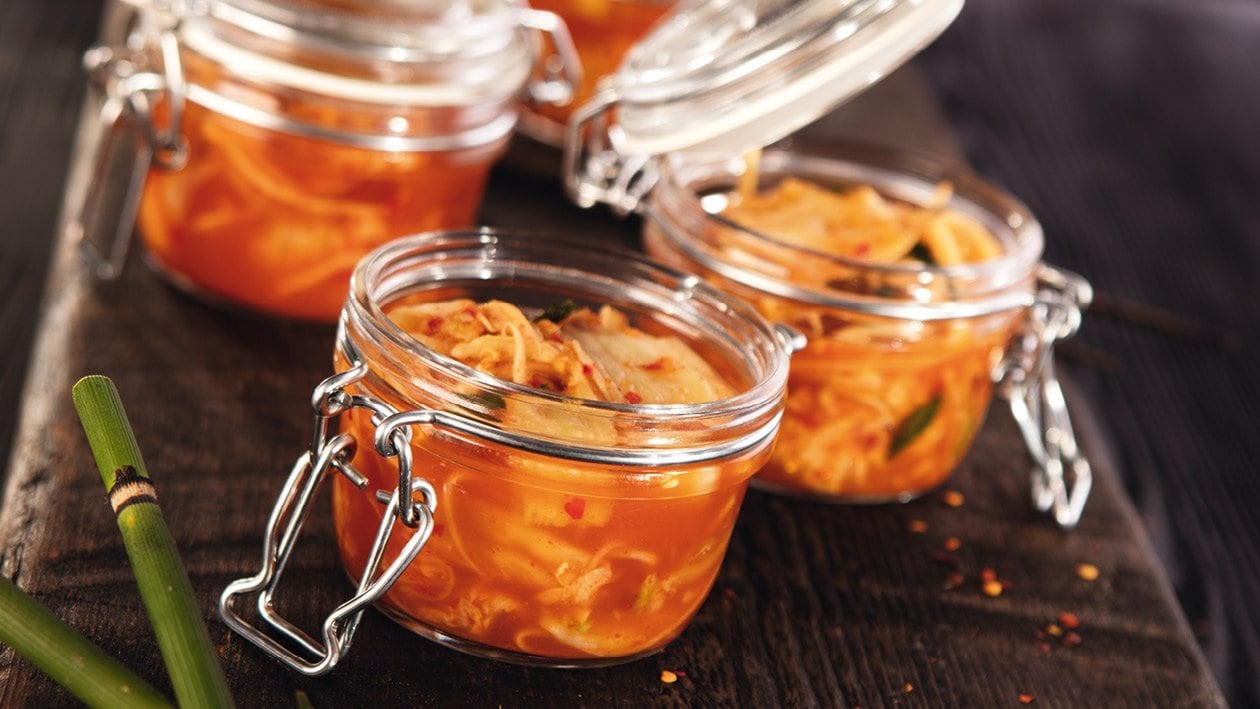 Fermentovaný Kimchi šalát podávaný v pohári