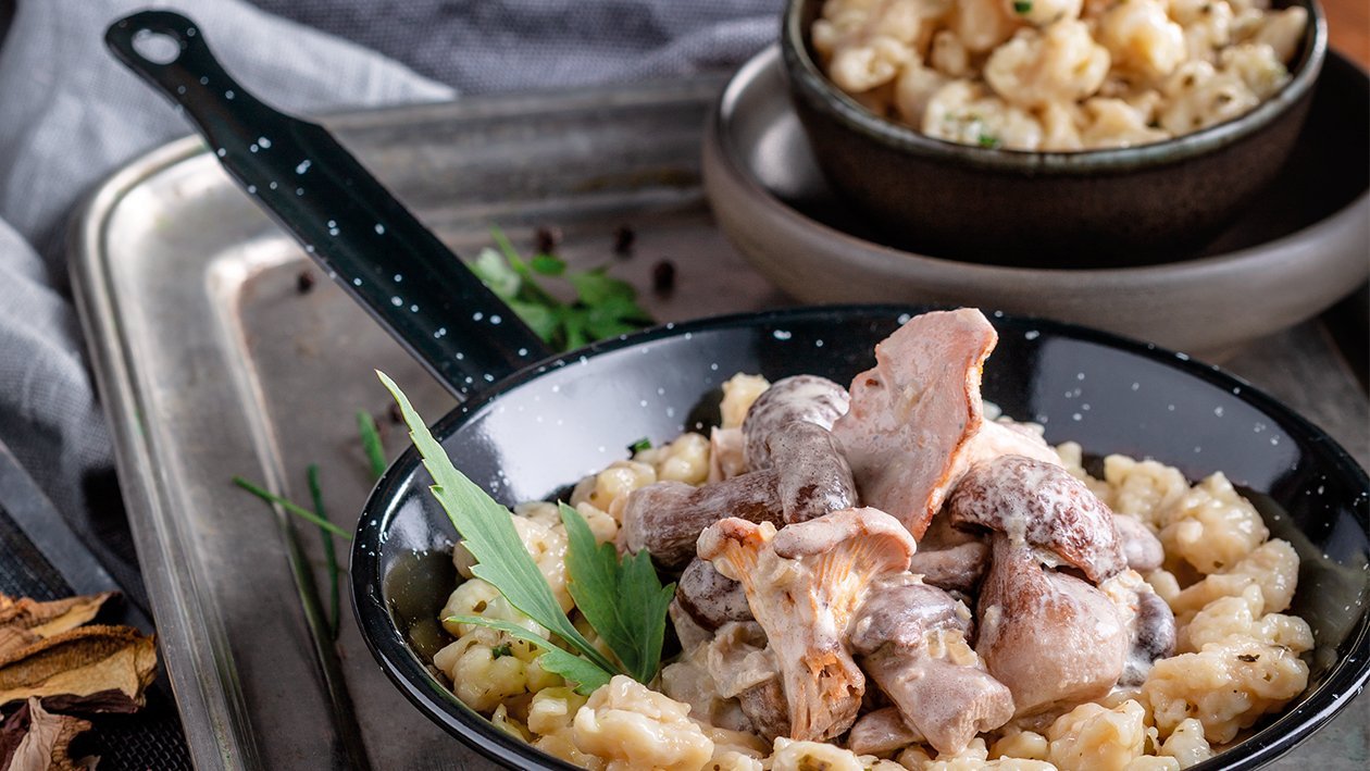 Hubové ragú s  bylinkovo-maslovými haluškami – - Recept