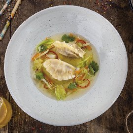 Hydinové consommé s orientálnymi pirohmi | Recept Hydinové consommé s orientálnymi pirohmi | Recept