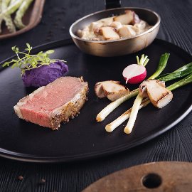 Pečený entrecôte (vysoká roštenka) s hríbikmi na smotane