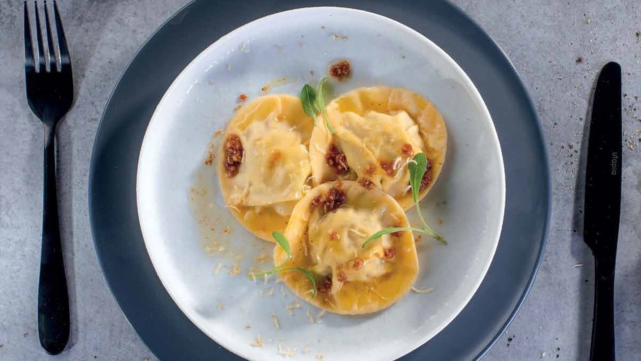 Ravioli s kačicou a maslovou omáčkou s parmezánom a citrónom – - Recept