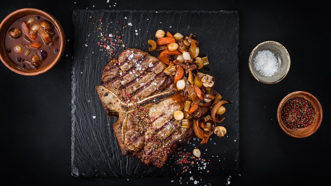 Hovädzie mäso s burgundskou omáčkou – - Recept