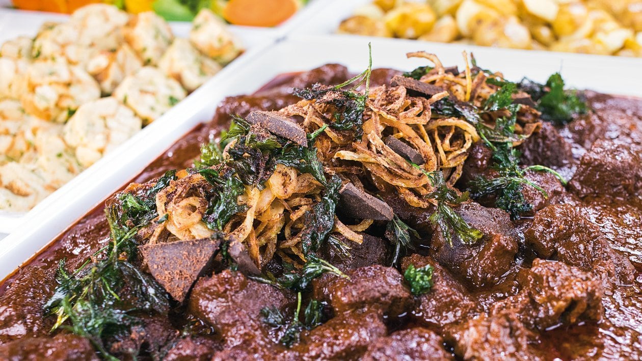Hovädzí guláš s plzeňským pivom a horkou čokoládou – - Recept