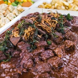 Hovädzí guláš s plzeňským pivom a horkou čokoládou