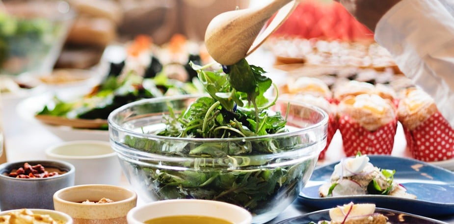 Čerstvý šalát počas celej akcie