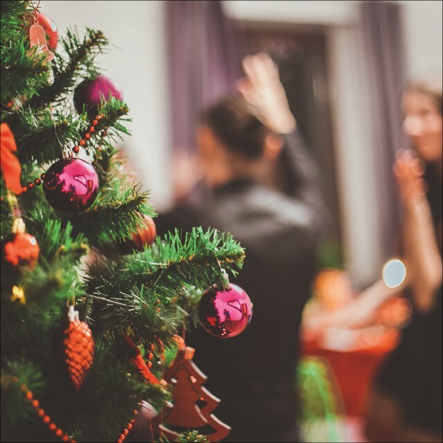 Firemný vianočný večierok – čo očakávajú klienti?