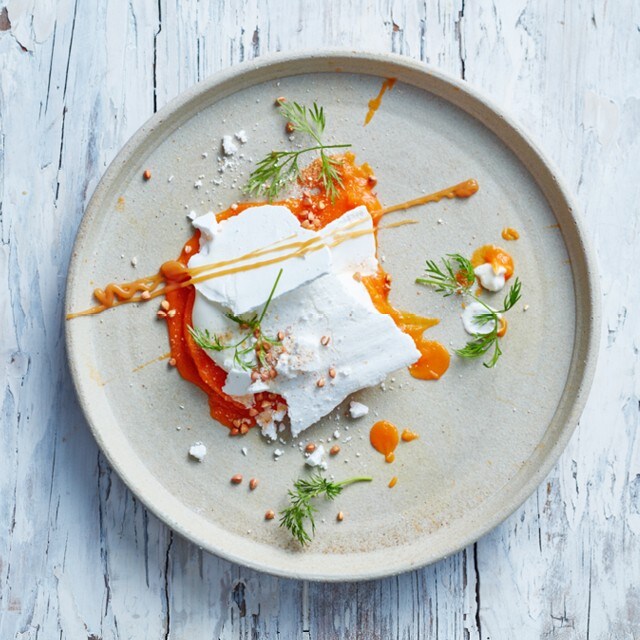 Zdobenie jedla na cateringové podujatie