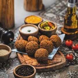 Omáčky na falafel Omáčky na falafel